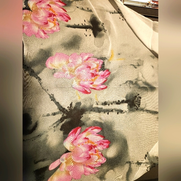 Beautiful Floral Scarf - Picture 5 of 6
